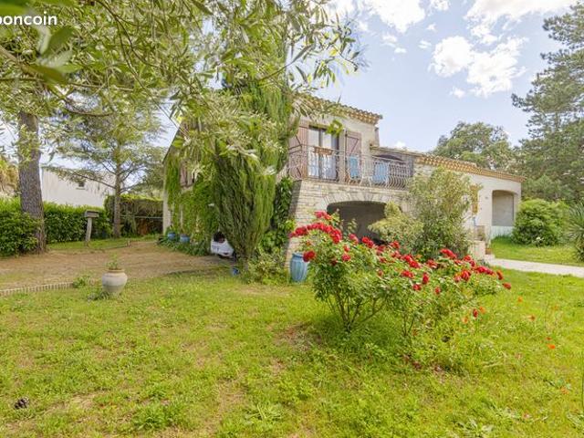 Maison 7 pièces 182 m²