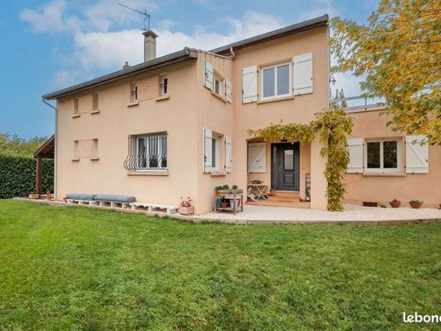 Maison 7 pièces 183 m²