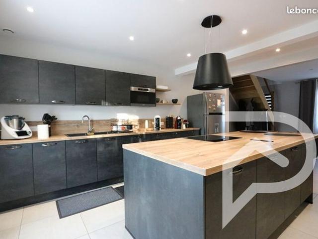 Maison 7 pièces 183 m²