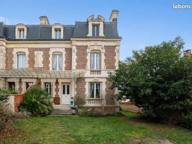 Maison 7 pièces 183 m²