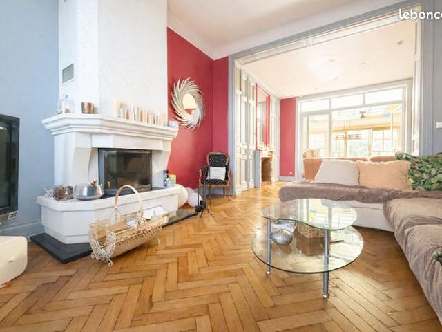 Maison 7 pièces 194 m²