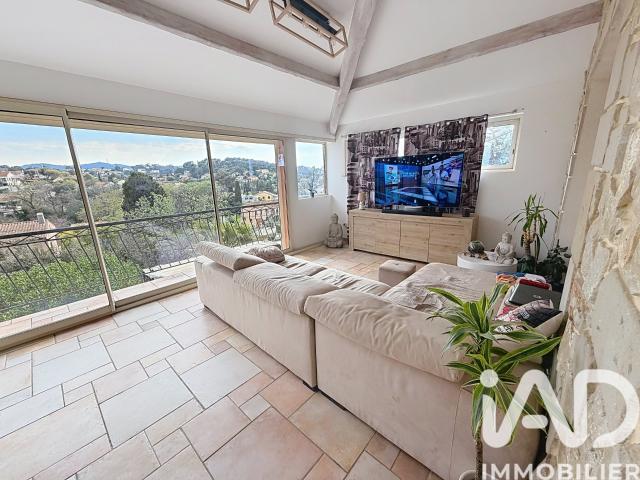 Maison 7 pièces 194 m²