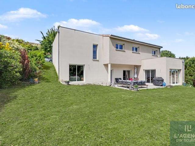 Maison 7 pièces 194 m²