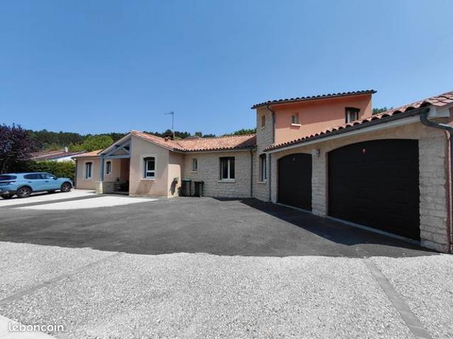 Maison 7 pièces 194 m²