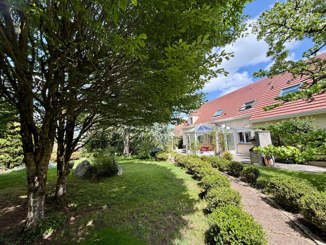 Maison 7 pièces 210 m²