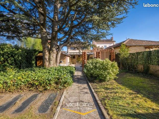 Maison 7 pièces 194 m²