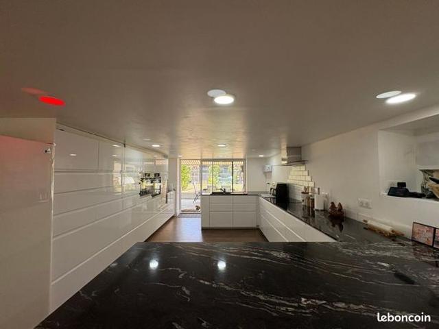 Maison 7 pièces 194 m²