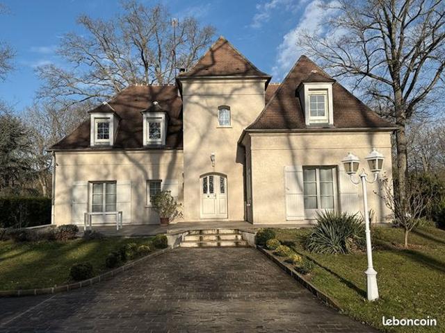 Maison 7 pièces 194 m²