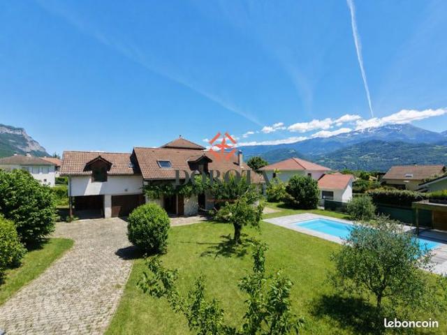 Maison 7 pièces 194 m²