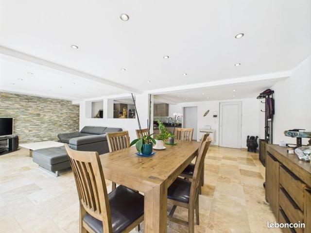 Maison 7 pièces 194 m²