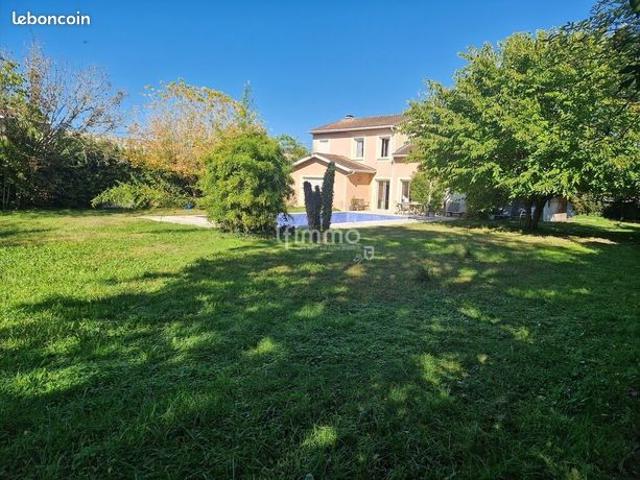 Maison 7 pièces 194 m²