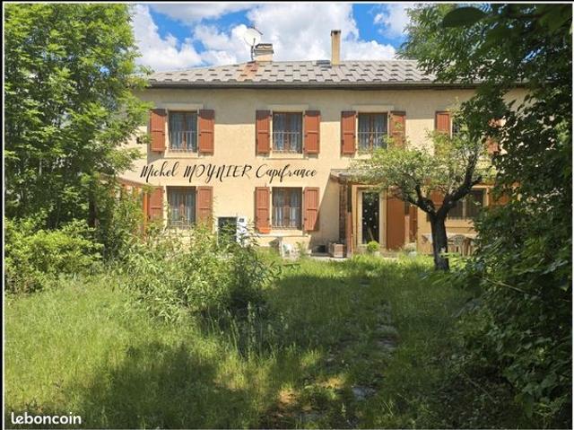 Maison 7 pièces 194 m²