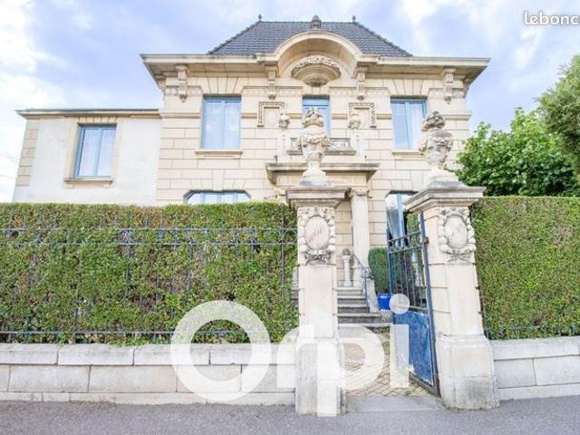 Maison 7 pièces 195 m²