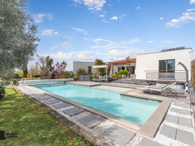 Maison 7 pièces 195 m²