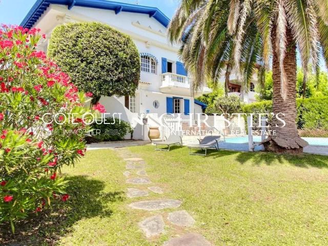Maison 7 pièces 204 m²