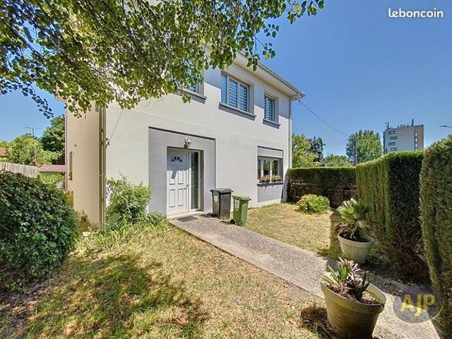 Maison 7 pièces 195 m²