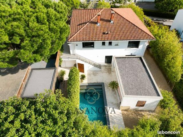 Maison 7 pièces 195 m²