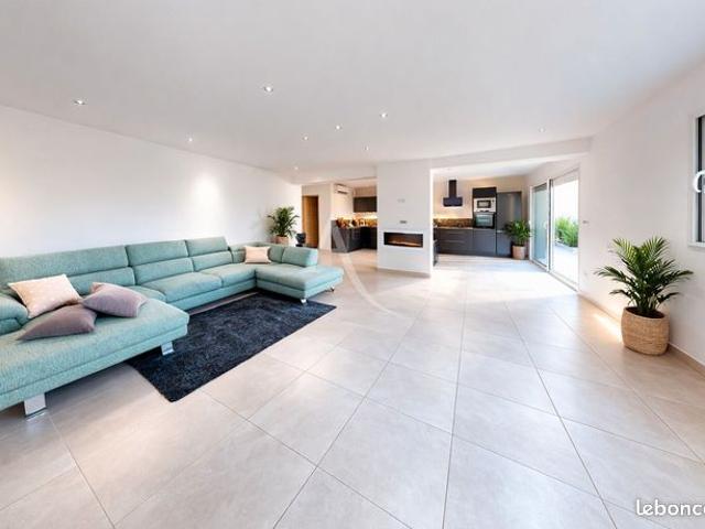 Maison 7 pièces 195 m²