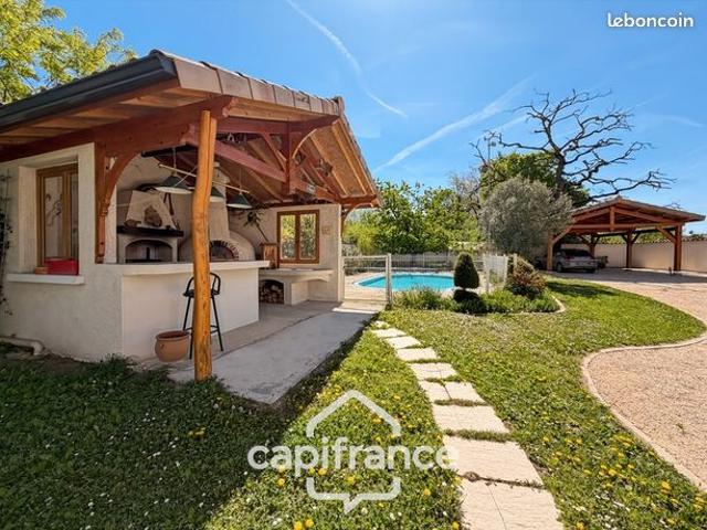 Maison 7 pièces 195 m²