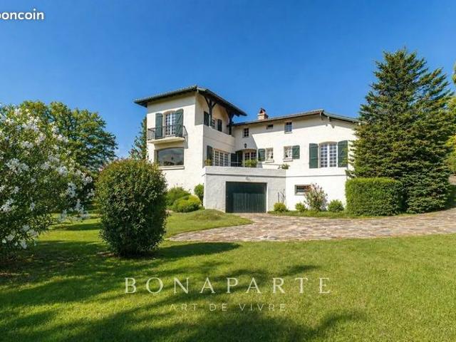 Maison 7 pièces 195 m²