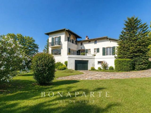 Maison 7 pièces 195 m²