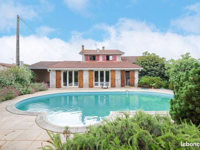 Maison 7 pièces 195 m²