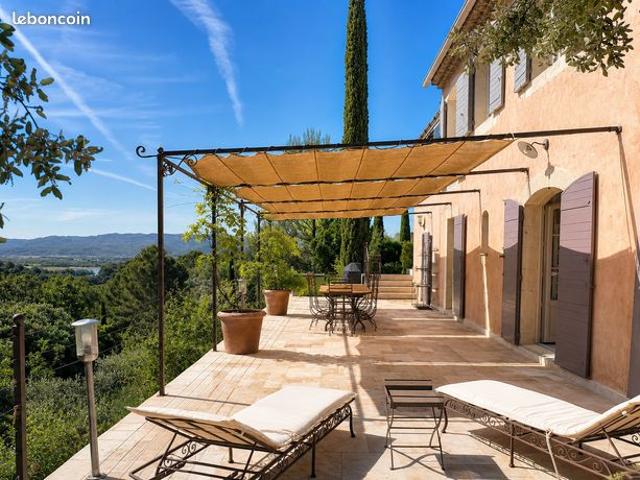 Maison 7 pièces 195 m²