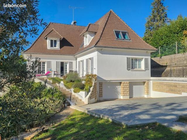 Maison 7 pièces 195 m²
