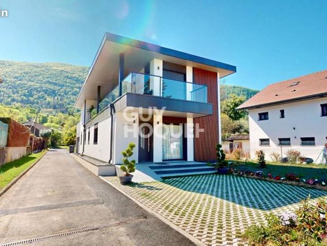 Maison 7 pièces 195 m²