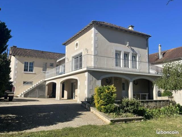 Maison 7 pièces 195 m²