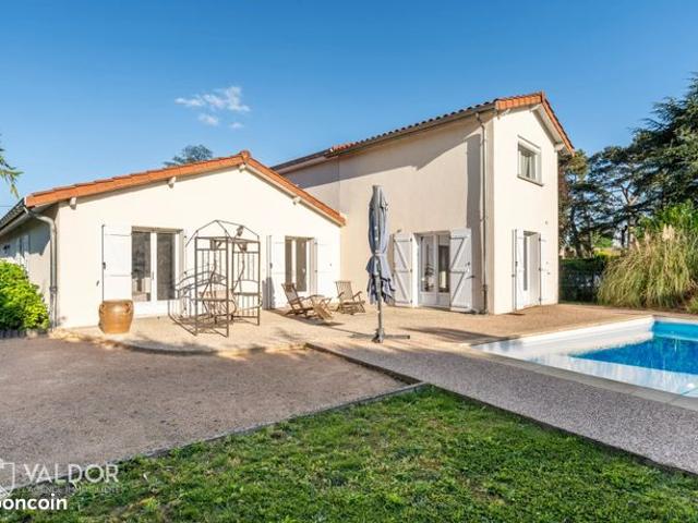 Maison 7 pièces 195 m²