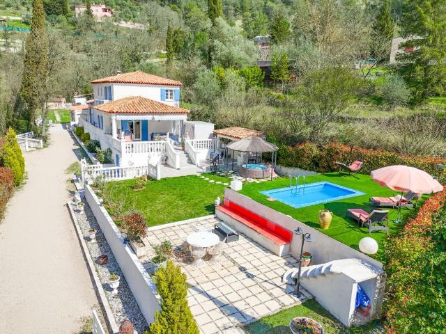 Maison 5 pièces 195 m²