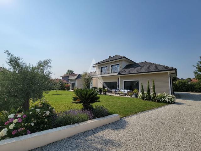 Maison 7 pièces 195 m²