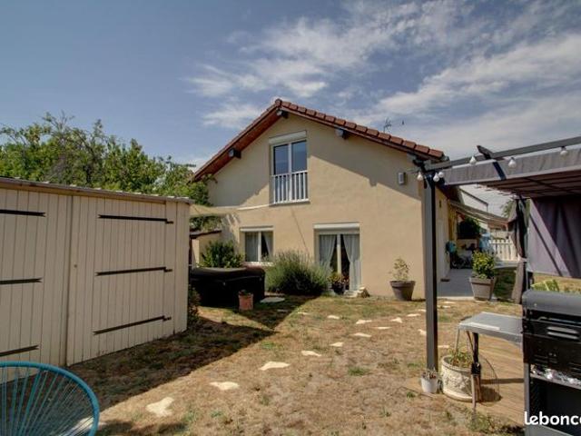 Maison 7 pièces 195 m²