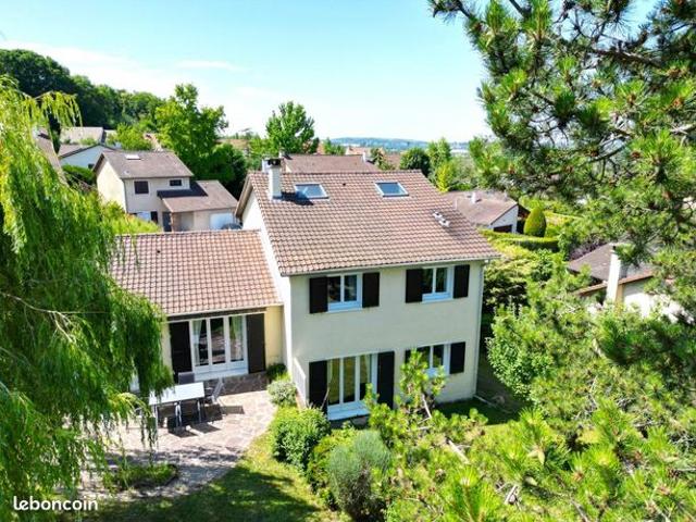 Maison 7 pièces 195 m²