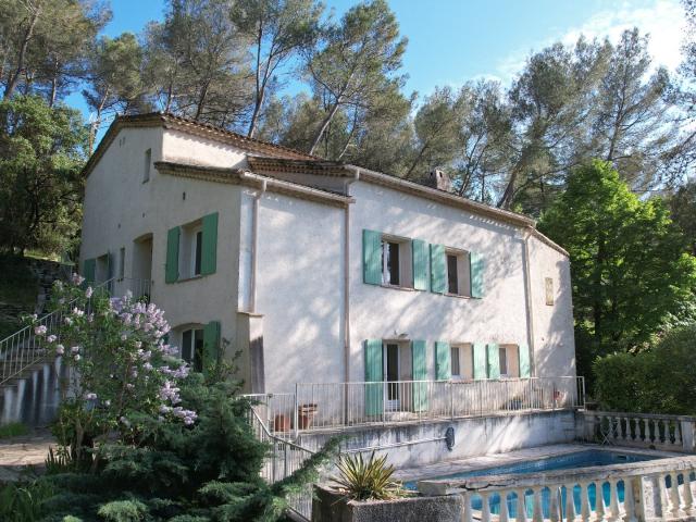 Maison 7 pièces 196 m²