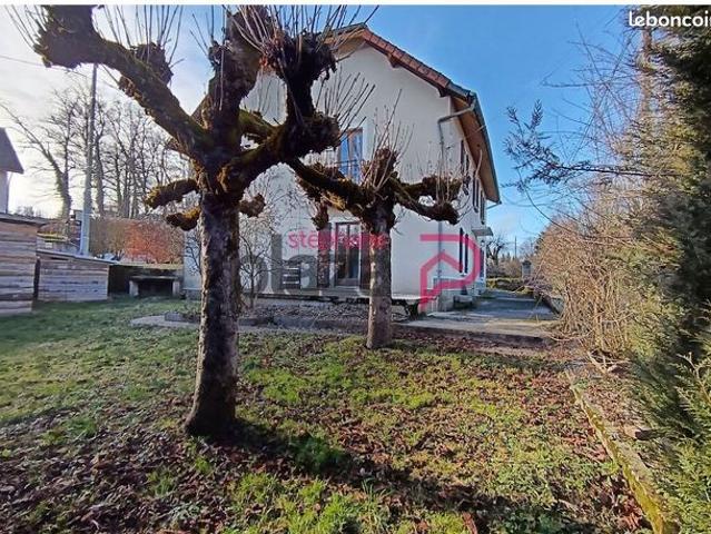 Maison 7 pièces 196 m²