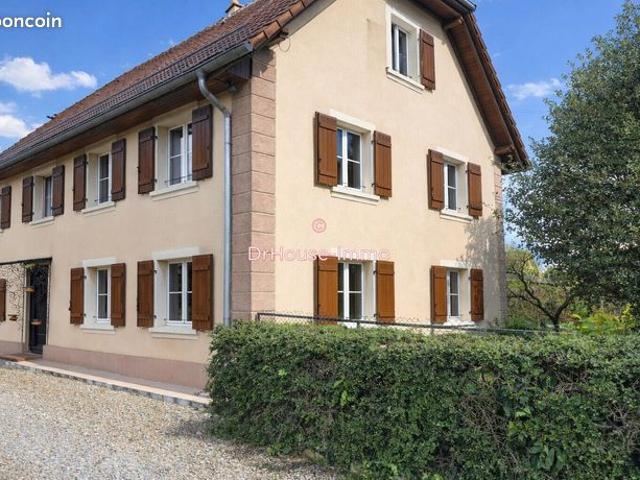 Maison 7 pièces 196 m²