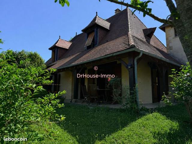 Maison 7 pièces 196 m²