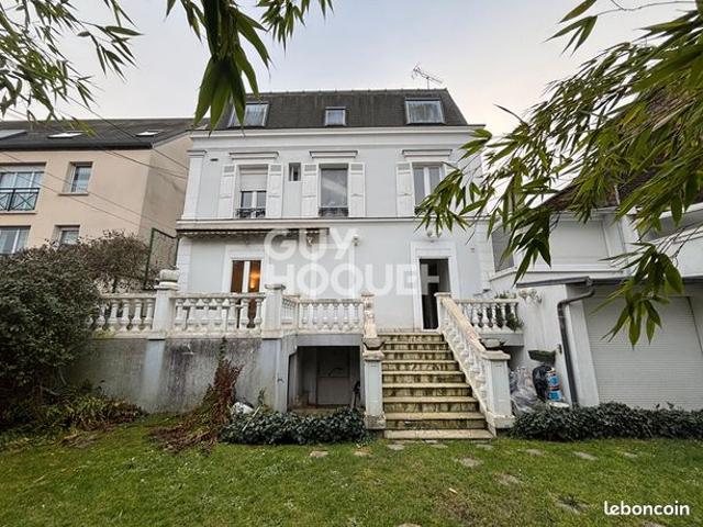 Maison 7 pièces 196 m²
