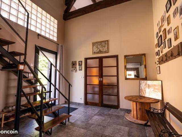 Maison 7 pièces 196 m²