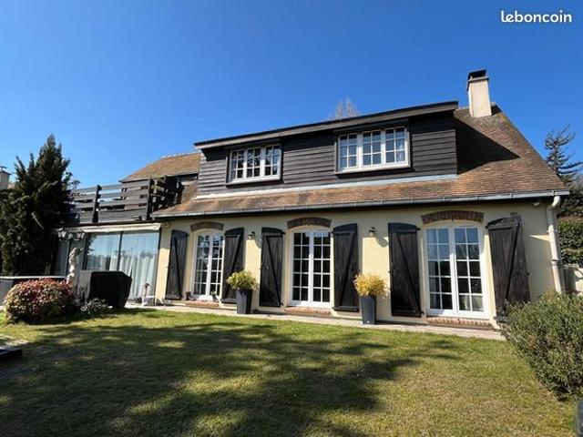 Maison 7 pièces 196 m²