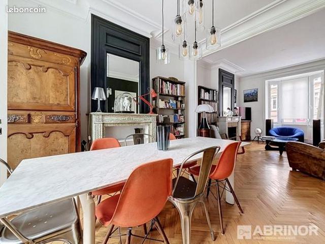 Maison 7 pièces 196 m²