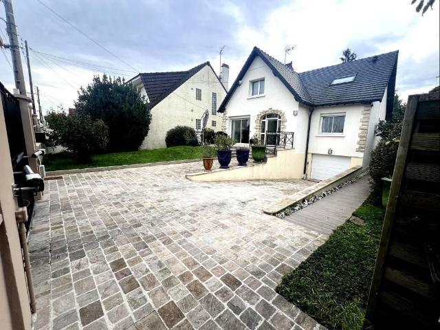 Maison 7 pièces 196 m²