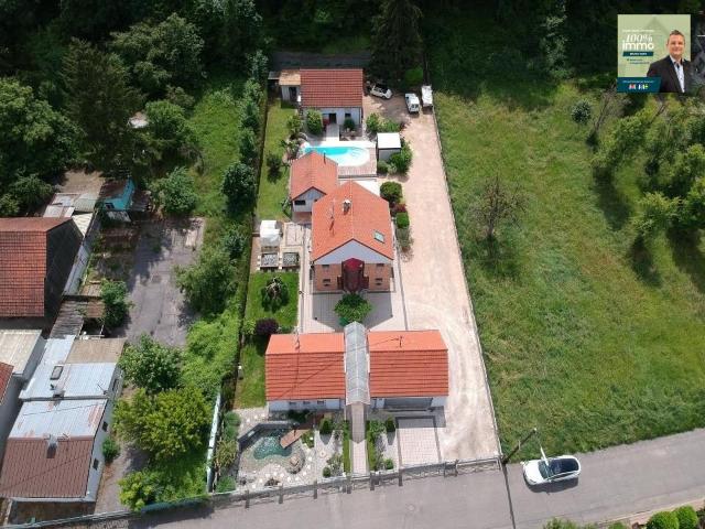 Maison 7 pièces 196 m²