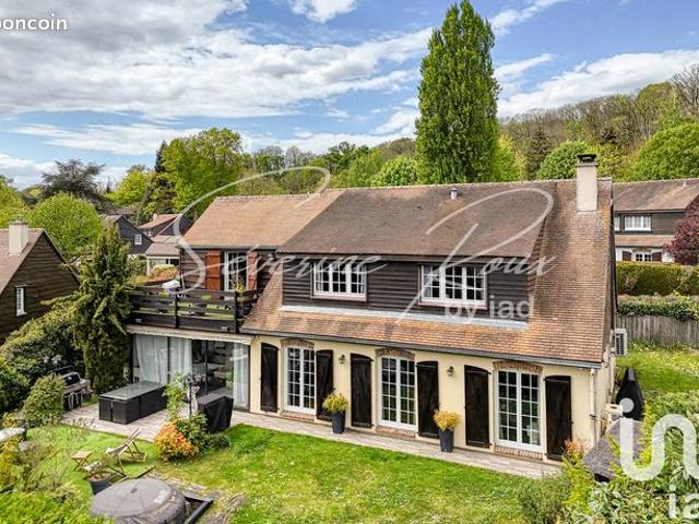 Maison 7 pièces 196 m²