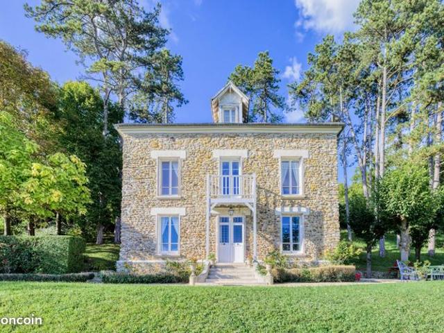 Maison 7 pièces 196 m²