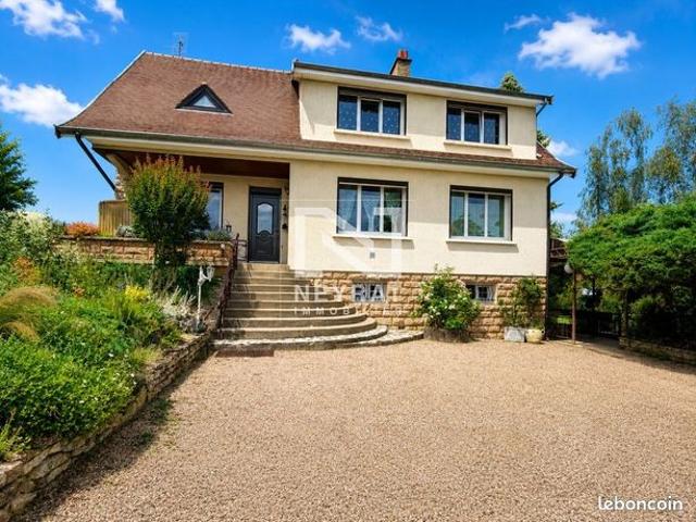 Maison 7 pièces 196 m²