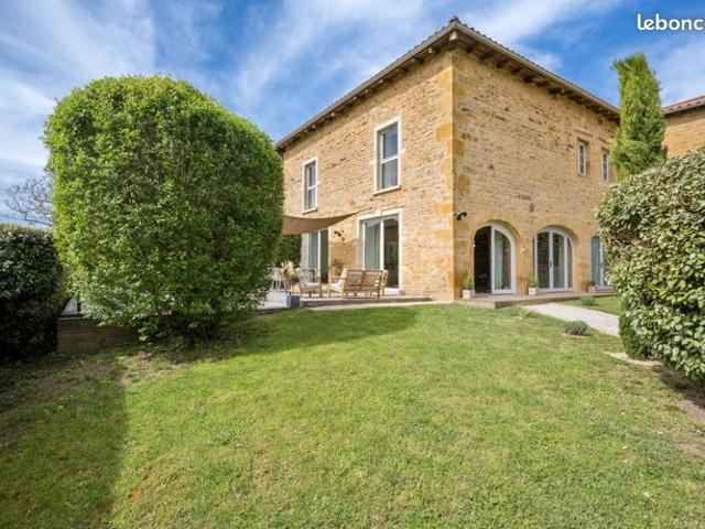 Maison 7 pièces 196 m²