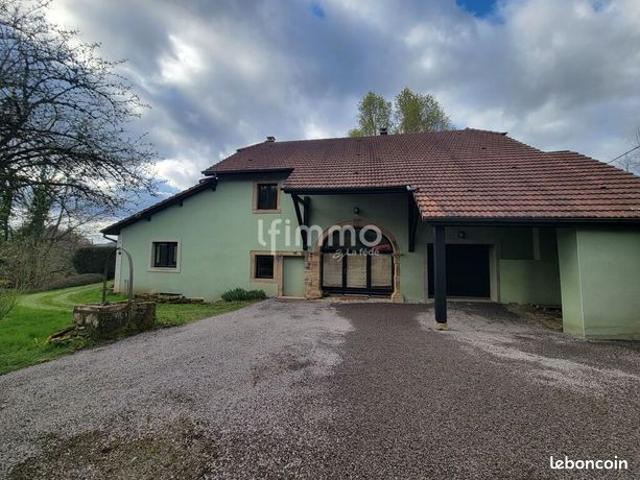 Maison 7 pièces 196 m²